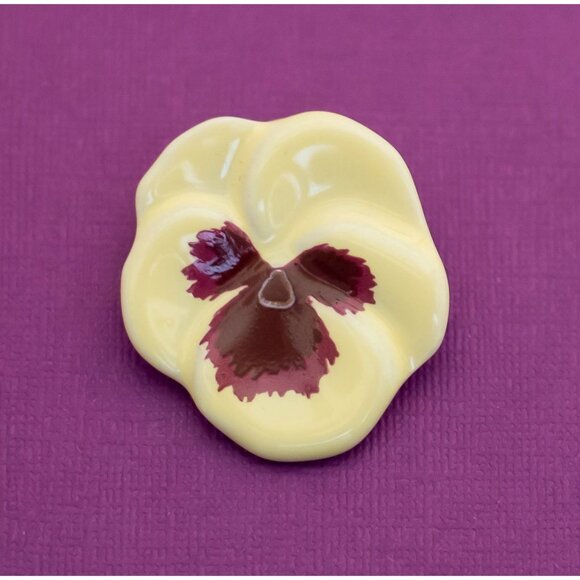 Vintage Ceramic Beige Geometric Brooch by Avon - Q5 - Picture 1 of 2